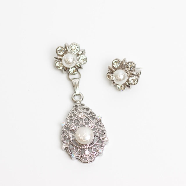 Tanjung Blossom Sabah Freshwater Pearl Brooch Main image